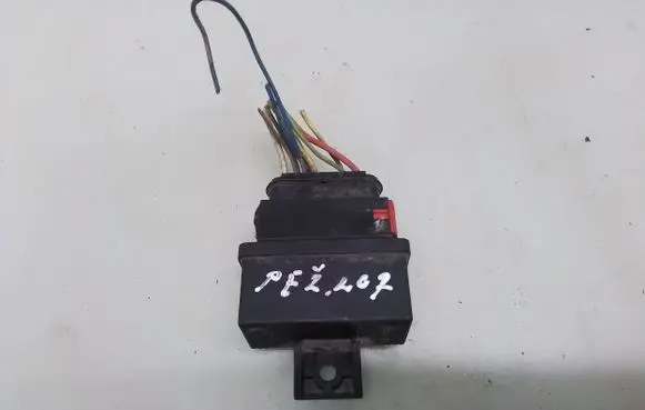 Peugeot 207 Fuel injection pump control unit/module 240107
