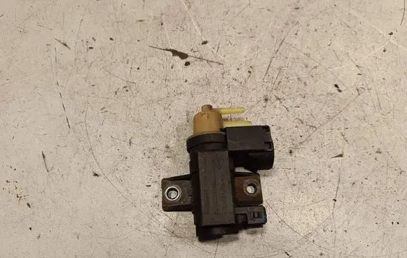 Nissan Qashqai Turbo solenoid valve 8200790180