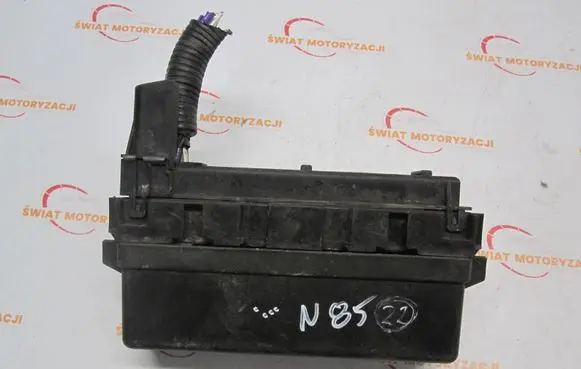 Nissan Juke I F15 Fuse module 24382E0002 24382 E0002