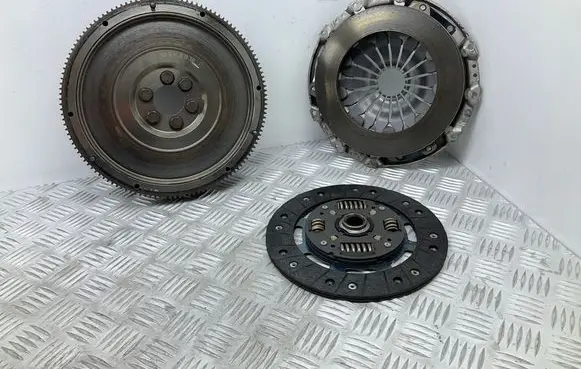 Volkswagen Touran II Clutch set kit 03L 641443151