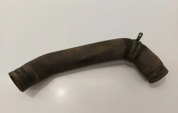 Volkswagen PASSAT B3 Engine coolant pipe/hose 357121051F