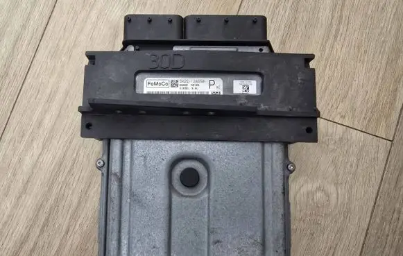 Jaguar XF X250 Engine control unit/module 9X2Q-12A650-P