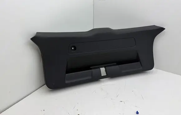 Audi Q2 - Tailgate trim 81A867979H 490033000 1111462