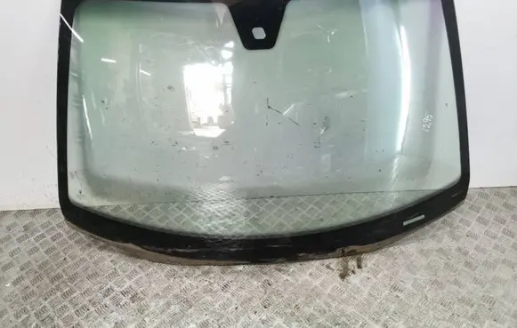 Maserati Quattroporte Front windscreen/windshield window 