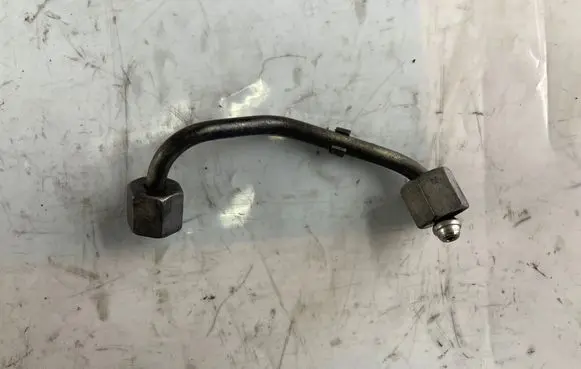 Fuel injector supply line/pipe