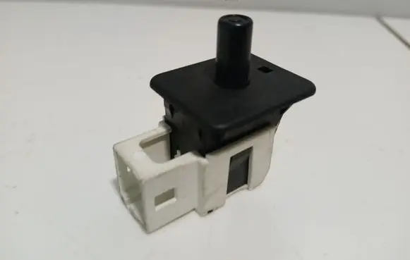 Mercedes-Benz E W211 Front door sensor coupe 2028209410