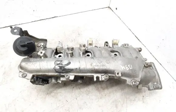 Opel Astra J Intake manifold 700997160 8973858235 1103420327