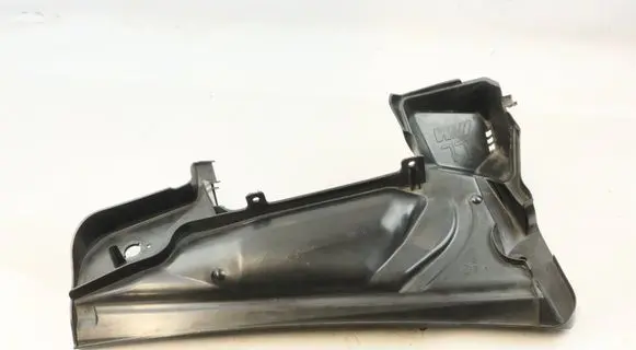 BMW M4 F82 F83 Wiper trim 8062776 64118062776