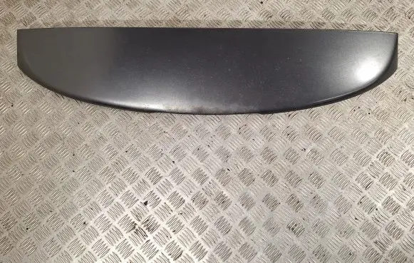 Tailgate/trunk spoiler