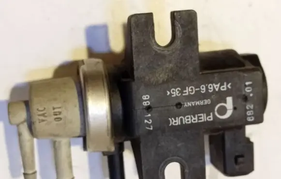 Audi A4 S4 B5 8D Turbo solenoid valve 99T141
