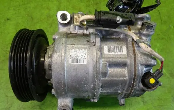 Infiniti QX30 Air conditioning (A/C) compressor (pump) A0008305702