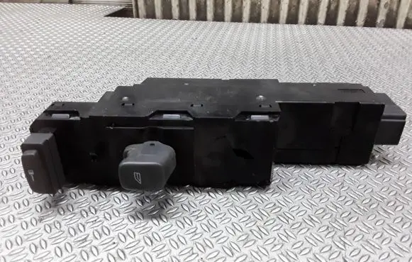 Volvo V70 Electric window control switch 9452941