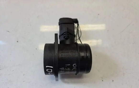 Skoda Octavia Mk2 (1Z) Mass air flow meter 0281002531