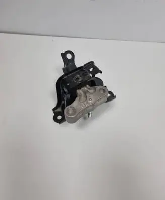 Toyota Yaris Cross Engine mount bracket