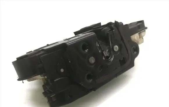 Seat Toledo IV (NH) Front door lock 5E2837016