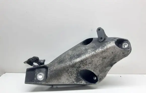 BMW X5 E70 Engine mounting bracket 6772679 22176772679 7557027