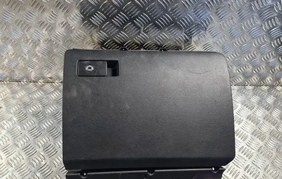 Volkswagen PASSAT B6 Glove box 3C1857101