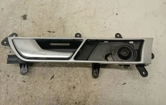Audi A6 S6 C6 4F Front door interior handle 4F0837019B