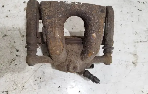 BMW 1 E81 E87 Front brake caliper