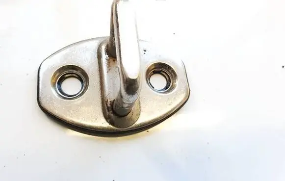 Volkswagen PASSAT B6 Rear door lock loop/hook striker 3C0837033C