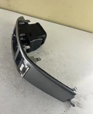 Toyota Land Cruiser (J120) Dash center air vent grill 6556430040