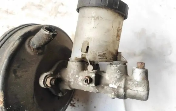 Mazda 121 Master brake cylinder