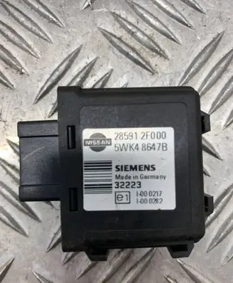 Nissan X-Trail T30 Immobilizer control unit/module 285912F000 32223 5WK48647B