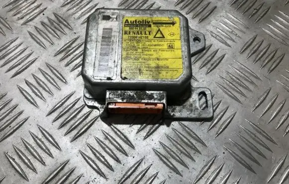 Renault Laguna I Airbag control unit/module 7700414216e 550449100