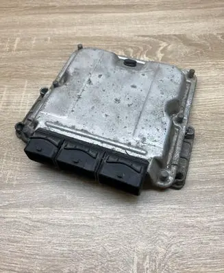 Renault Laguna II Engine control unit/module ECU 8200211711 0281010637
