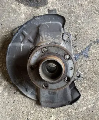 Volvo S60 Front wheel hub