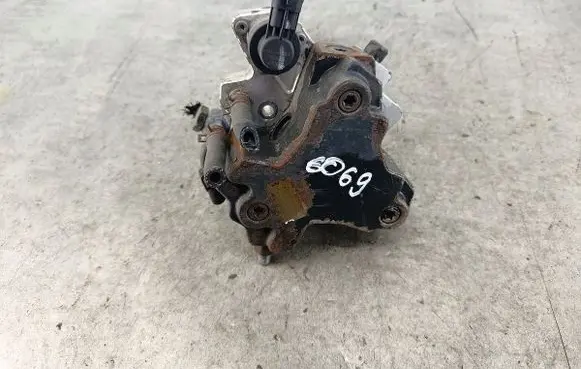 KIA Ceed Fuel injection high pressure pump BOSCH