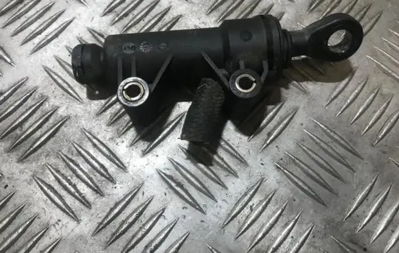 BMW 3 E46 Clutch master cylinder 215211638992 21.52-1163899.2