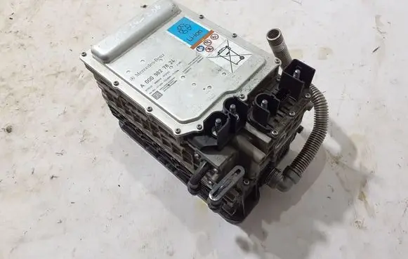 Mercedes-Benz C W206 Hybrid / electric car battery A0009827824
