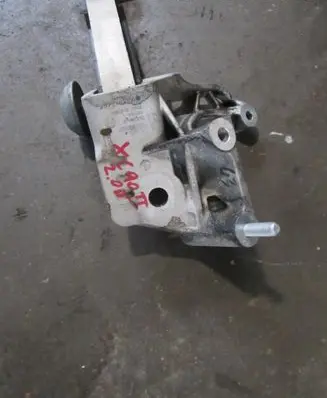 Volvo XC90 Engine mounting bracket 31430490 20151111