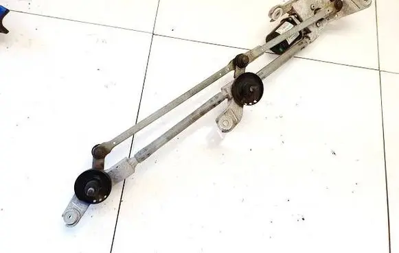 Front wiper linkage and motor