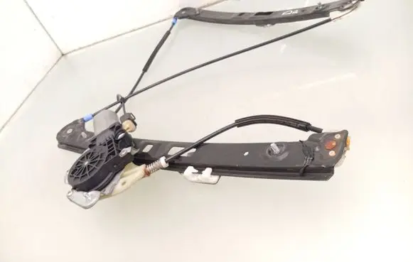 BMW 3 E46 Front door window regulator with motor