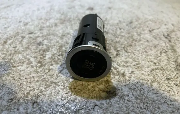 Engine start stop button switch
