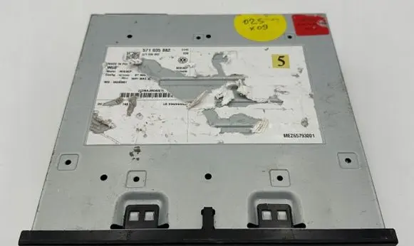 Volkswagen Tiguan Navigation unit CD/DVD player 571035882