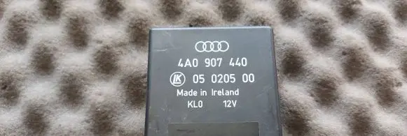 Volkswagen Golf IV Wing mirror control module 4A0907440