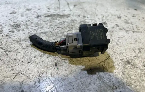 Glow plug pre-heat relay