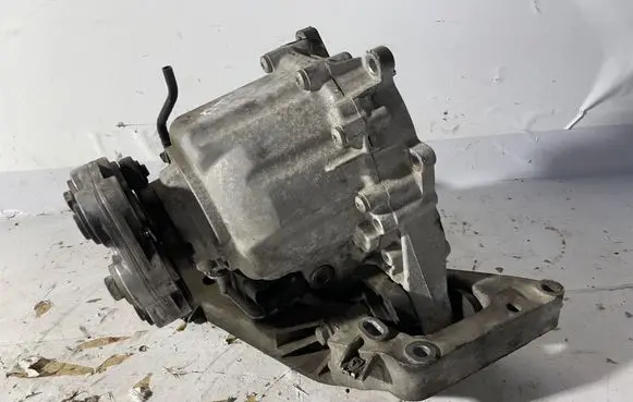 Gearbox transfer box case