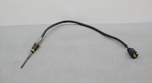 BMW 3 F30 F35 F31 Oil temperature sensor 8570234 780417704