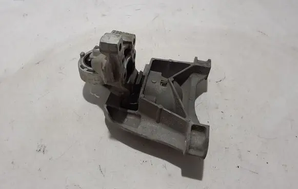 Toyota Proace Engine mount bracket SU001A4731
