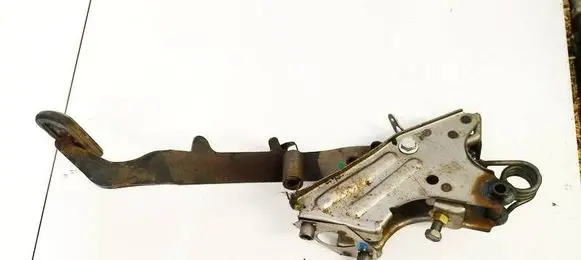 Toyota Avensis T250 Clutch pedal 