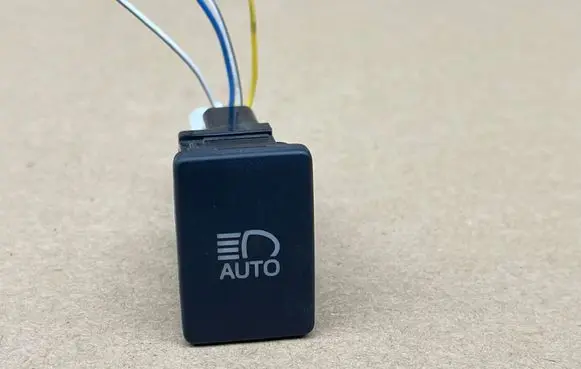 Toyota C-HR I Light switch R15E044