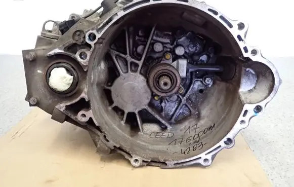KIA Ceed Manual 5 speed gearbox WCJ678458