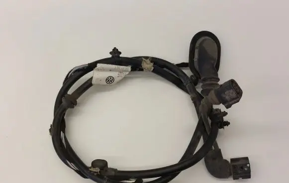 Volkswagen Golf VII Rear ABS sensor wiring 8V0927902F
