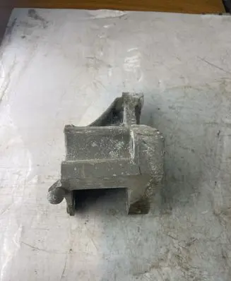 Opel Vectra C Engine mounting bracket 9191126