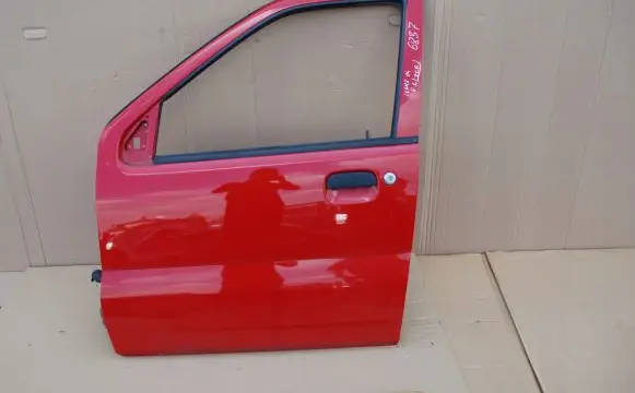 Suzuki Ignis Rear door