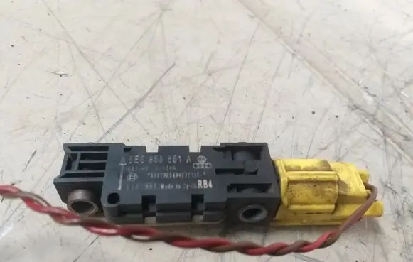Audi A4 S4 B7 8E 8H Airbag deployment crash/impact sensor 8E0959651A